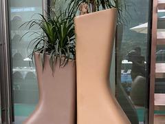 探尋高性?xún)r(jià)比之選 宇巍玻璃鋼花盆，京城花卉與禮品的明智搭配